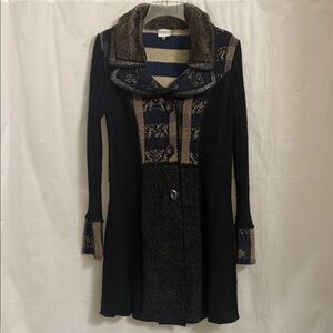 Sioni Blue, Black and Cream Textured Knit Sweater Coat Faux Fur Collar. Medium